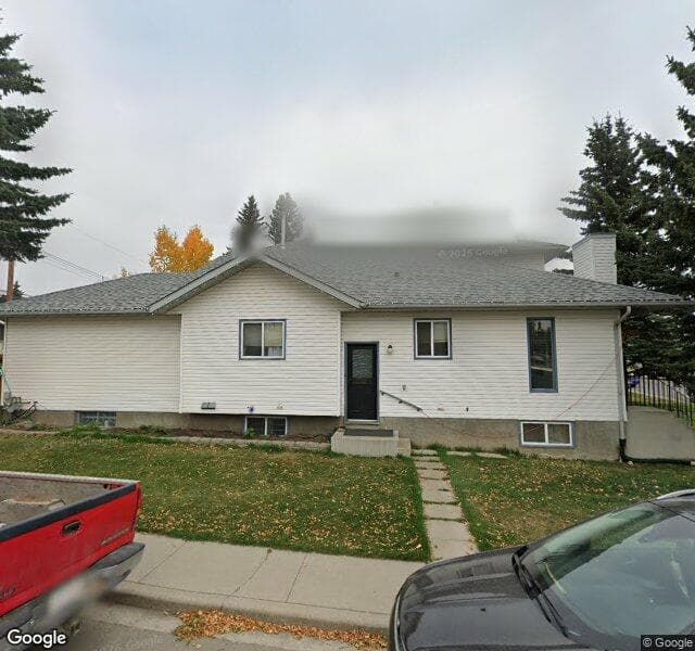 Street view of 947 39 Street SW, Calgary
