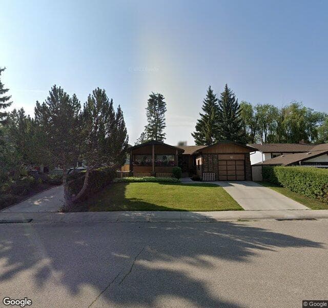 Street view of 10 Oakview Place SW, Calgary