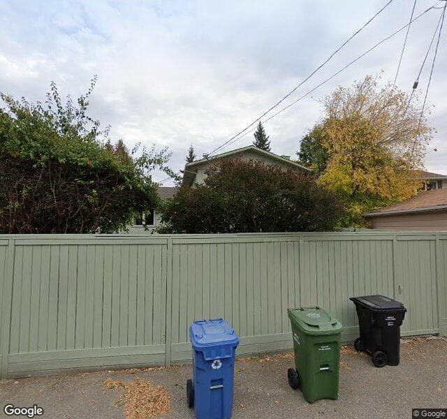Street view of 815 Parkwood Way SE, Calgary