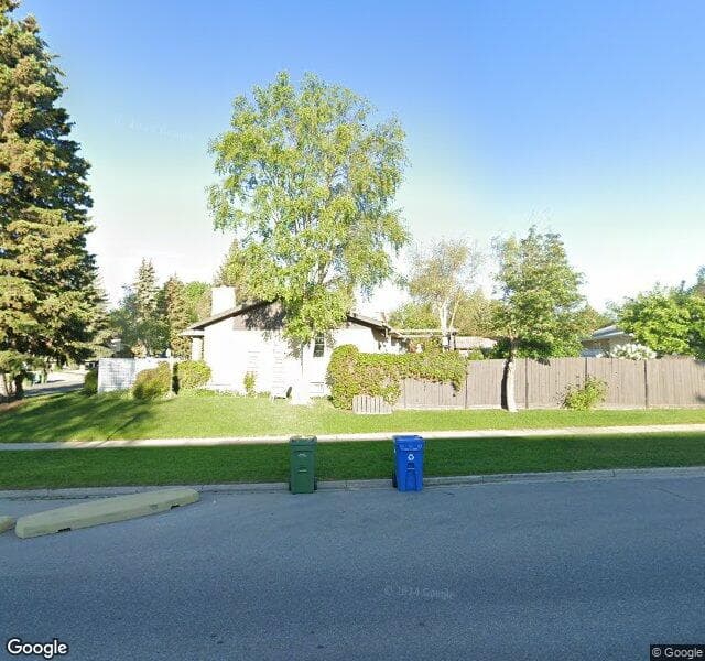 Street view of 3104 Oakwood Drive SW, Calgary