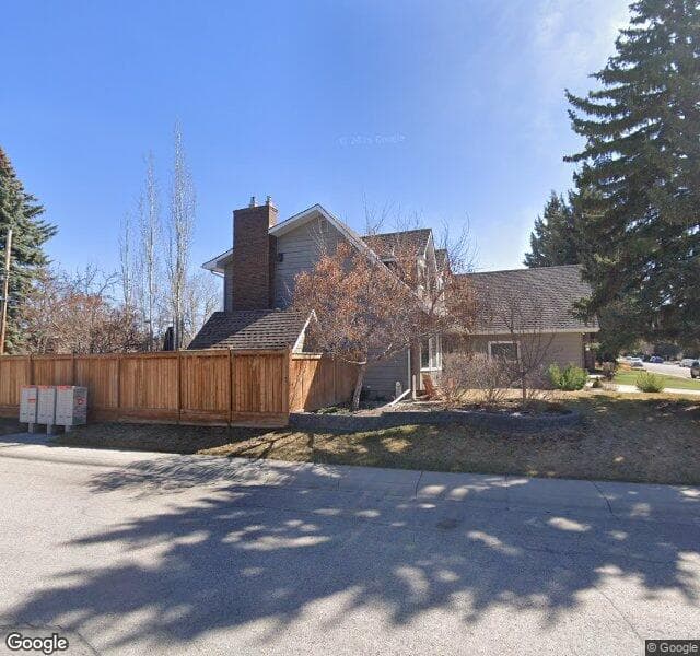 Street view of 904 Parkwood Drive SE, Calgary