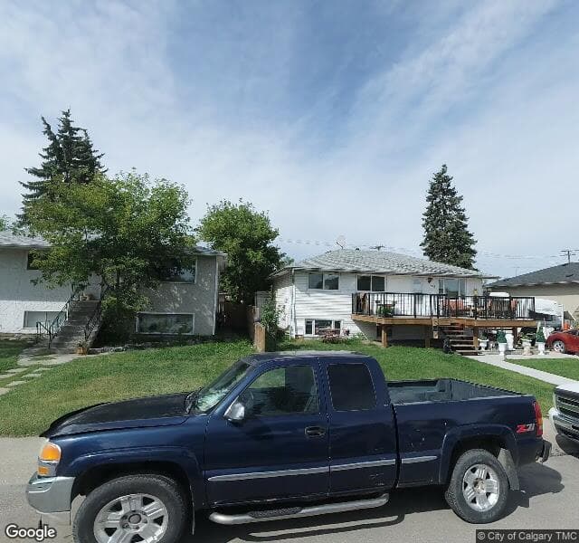 Street view of 905 37 Street SE, Calgary
