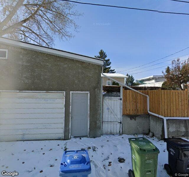 Street view of 723 Hunts Crescent NW, Calgary