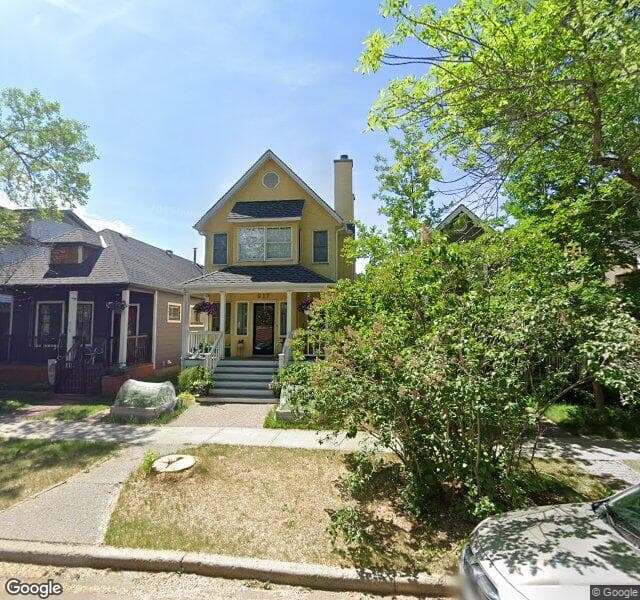 Street view of 917 5 Street NW, Calgary
