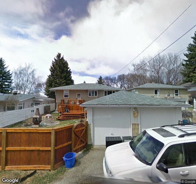 Street view of 916 36 Street NW, Calgary