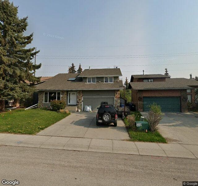Street view of 139 Edgewood Drive NW, Calgary