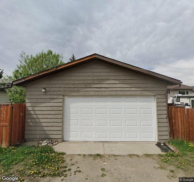 Street view of 200 Beaconsfield Way NW, Calgary