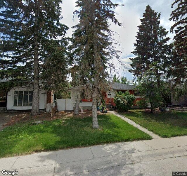 Street view of 527 88 Avenue SE, Calgary