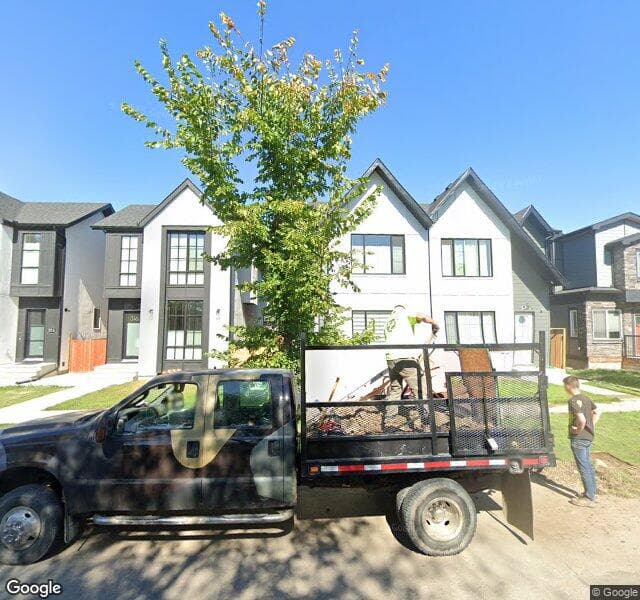 Street view of 318 28 Avenue NE, Calgary