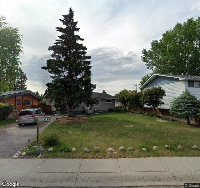 Street view of 4319 Villa Crescent NW, Calgary
