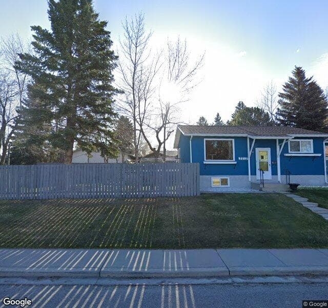 Street view of 3212 33 Street SE, Calgary