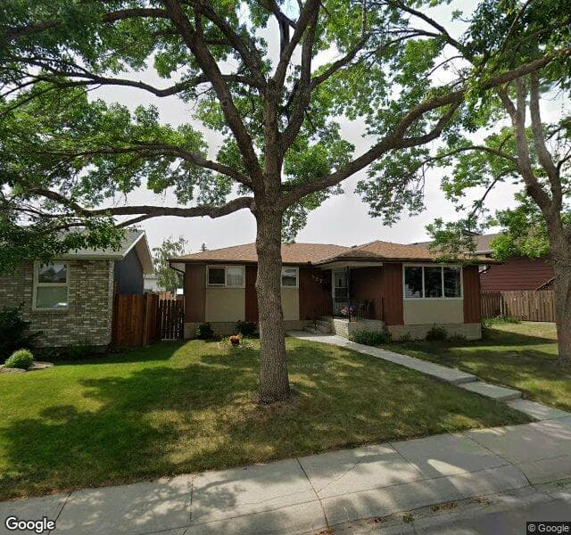 Street view of 322 Rundleview Drive NE, Calgary