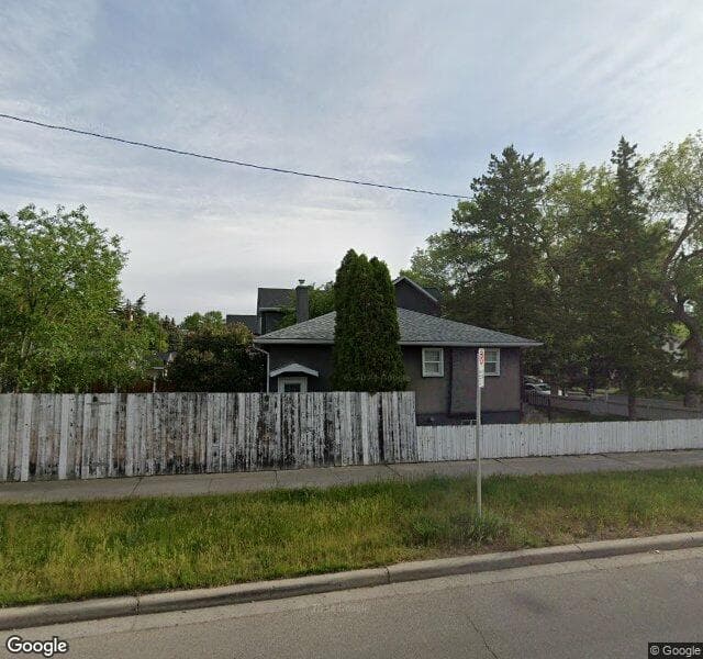 Street view of 401 10 Street NE, Calgary