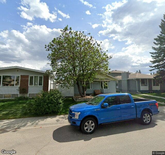 Street view of 129 Huntington Green NE, Calgary