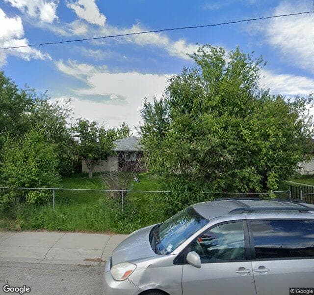 Street view of 4608 4 Avenue SE, Calgary