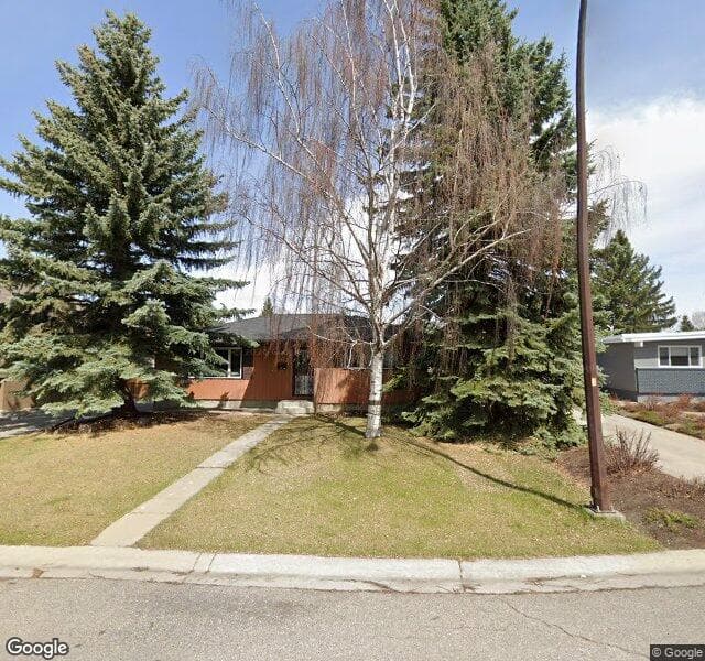 Street view of 512 Oakwood Place SW, Calgary