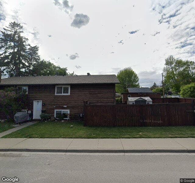 Street view of 906 39 Avenue NW, Calgary