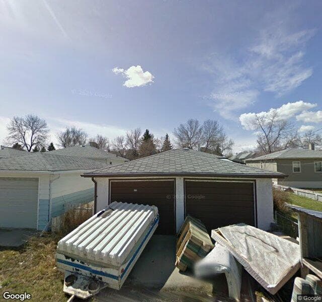 Street view of 424 24 Avenue NE, Calgary