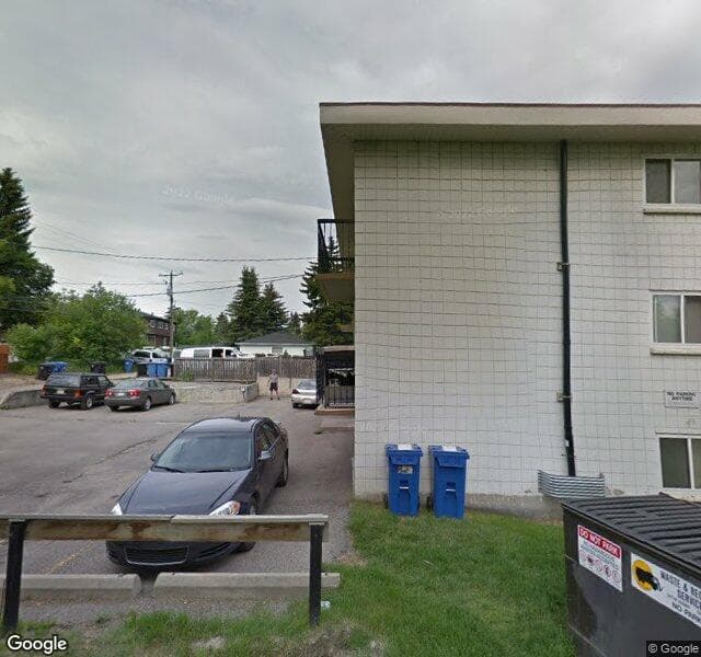 Street view of 6-111 26 Avenue NW, Calgary