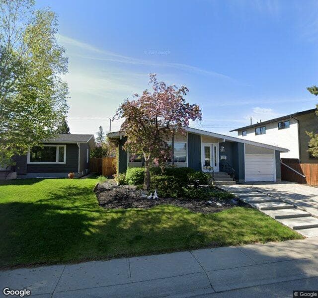 Street view of 205 Wascana Crescent SE, Calgary