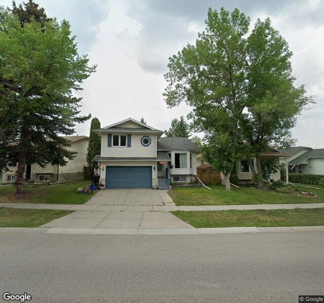 Street view of 979 Mckenzie Drive SE, Calgary
