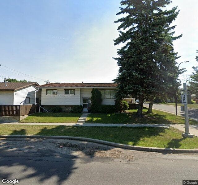 Street view of 520 19 Street NE, Calgary