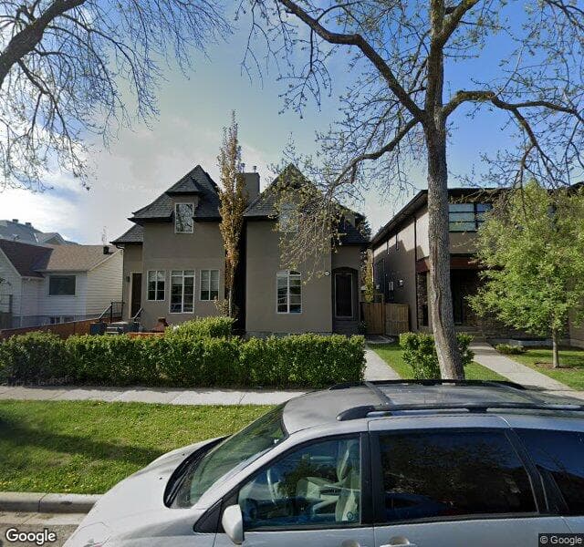 Street view of 633 9 Avenue NE, Calgary