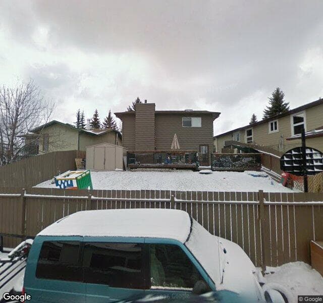Street view of 32 Beaconsfield Crescent NW, Calgary