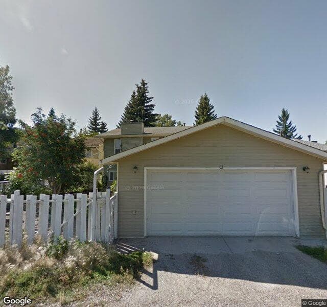 Street view of 996 Mckenzie Drive SE, Calgary