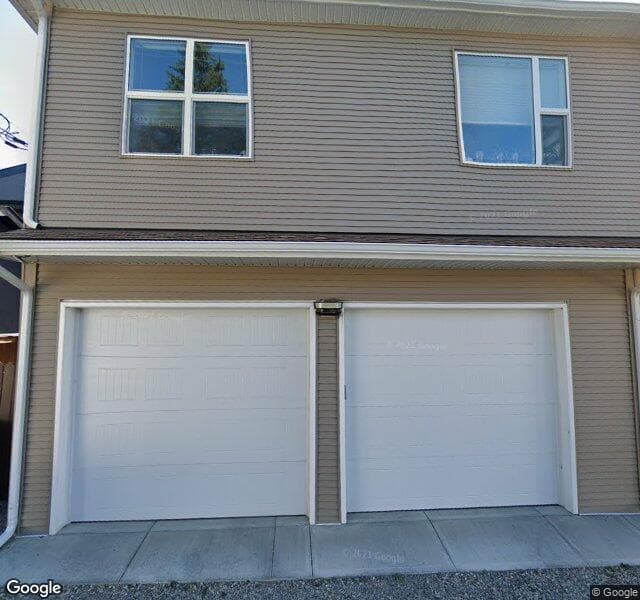 Street view of 927 32 Street NW, Calgary