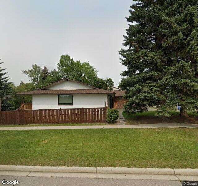 Street view of 376 Varsity Close NW, Calgary