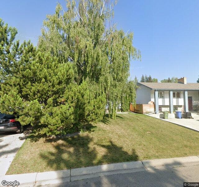 Street view of 656 Oakwood Place SW, Calgary