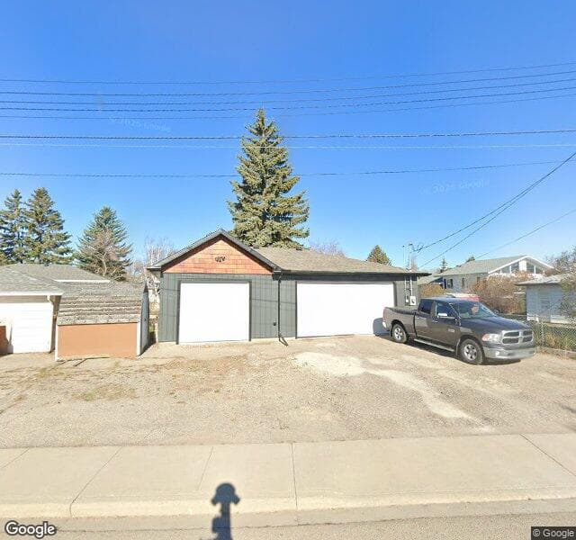 Street view of 104 Lynnwood Drive SE, Calgary