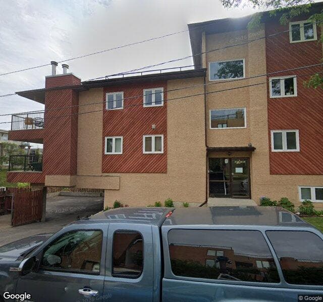 Street view of 5-402 4 Avenue NE, Calgary