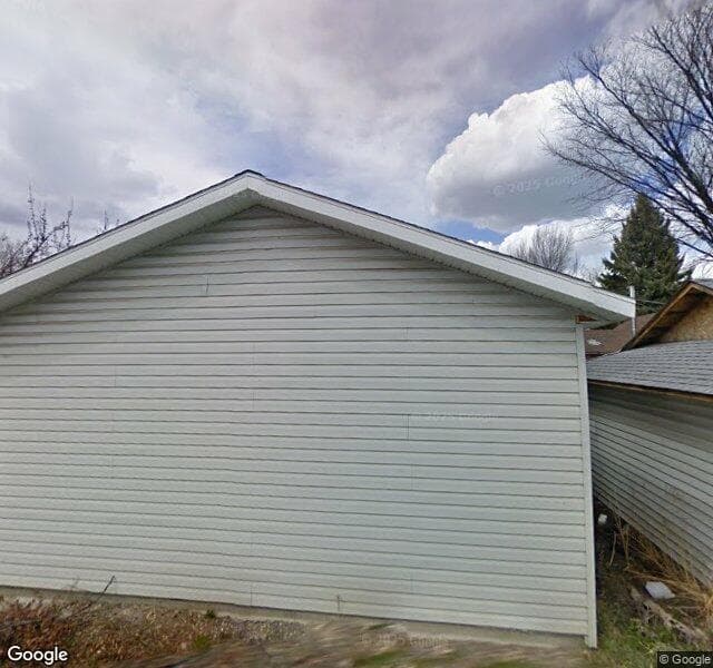 Street view of 423 35 Avenue NW, Calgary