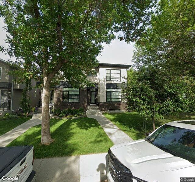 Street view of 919 Rundle Crescent NE, Calgary