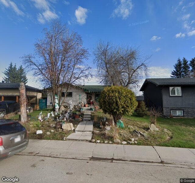 Street view of 1144 Southglen Drive SW, Calgary