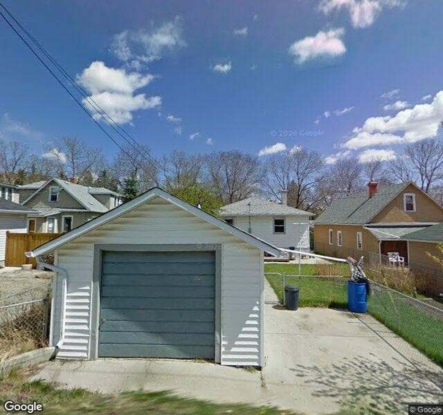 Street view of 507 10 Street NE, Calgary