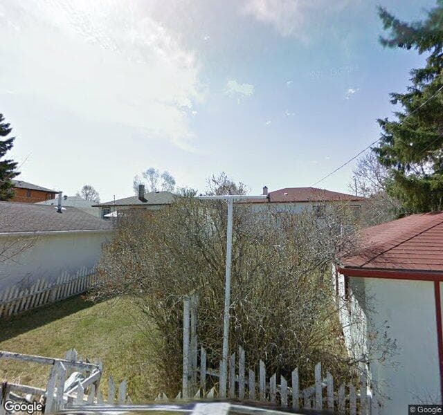 Street view of 724 25 Avenue NW, Calgary
