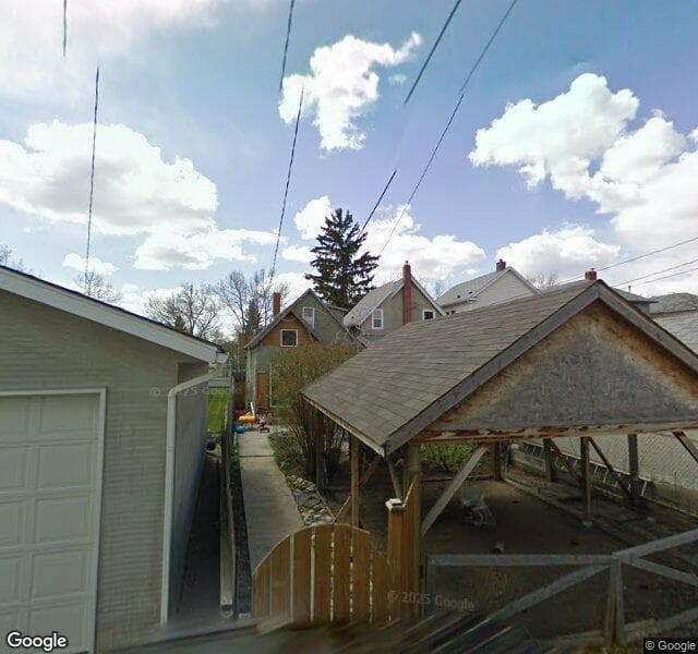 Street view of 628 9 Avenue NE, Calgary