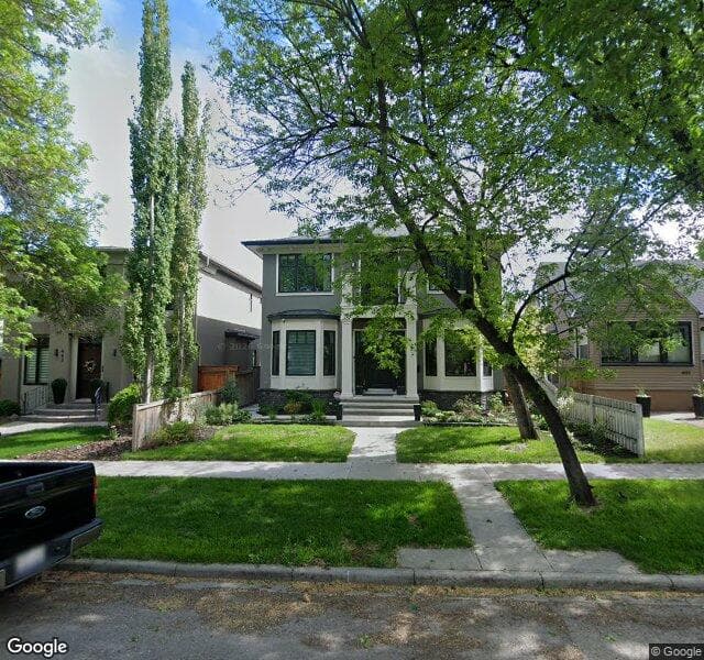 Street view of 447 27 Avenue NW, Calgary
