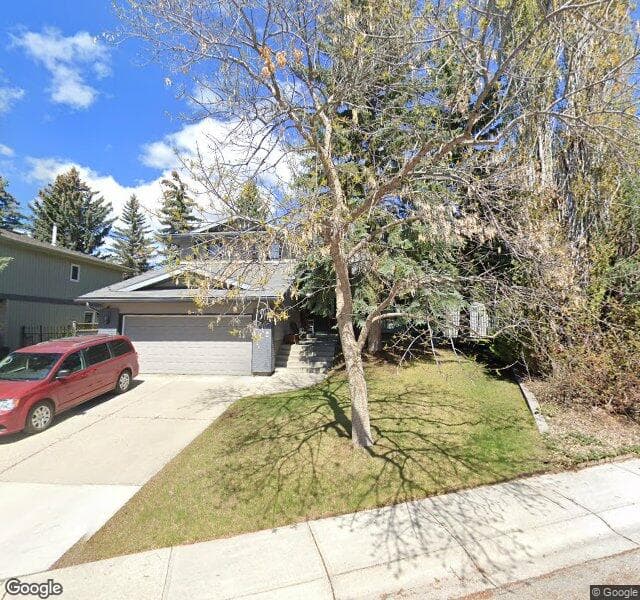 Street view of 632 Edgemont Bay NW, Calgary