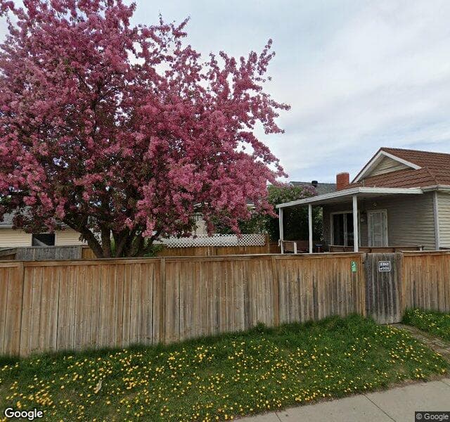 Street view of 639 10 Avenue NE, Calgary