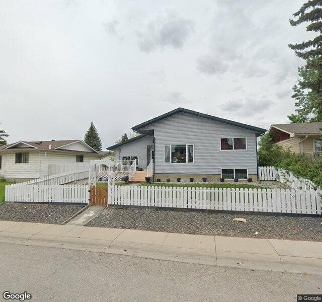Street view of 811 Madeira Drive NE, Calgary