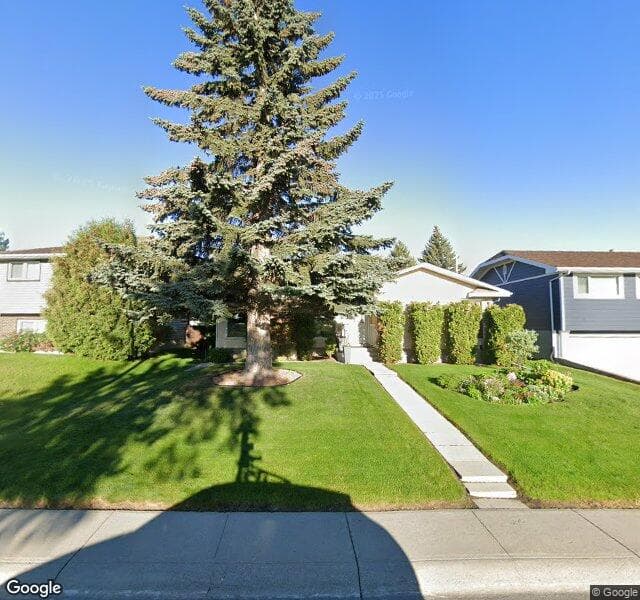 Street view of 1031 Parkwood Way SE, Calgary