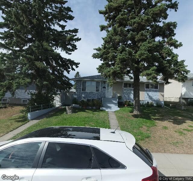 Street view of 923 35 Street SE, Calgary