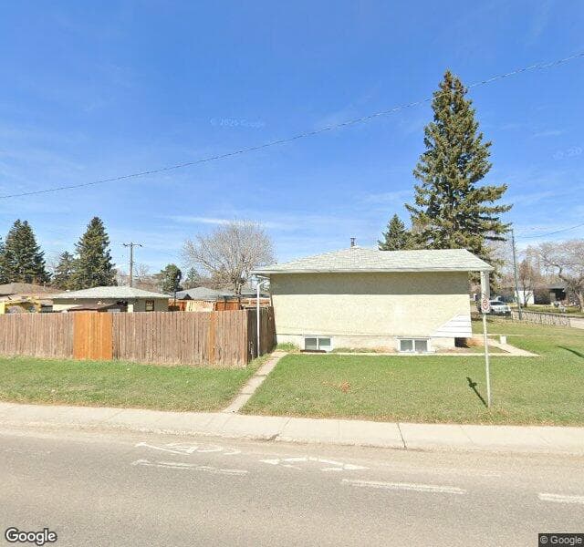 Street view of 903 18 Street NE, Calgary