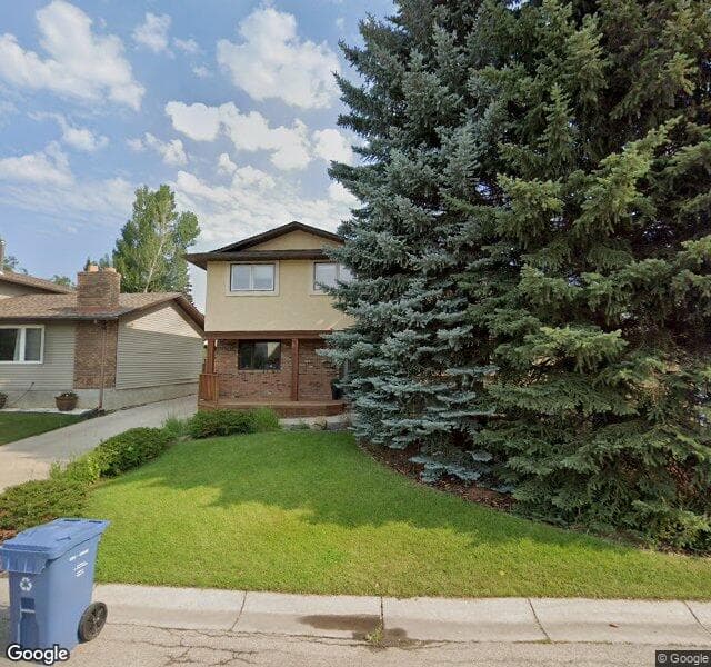 Street view of 171 Woodridge Place SW, Calgary