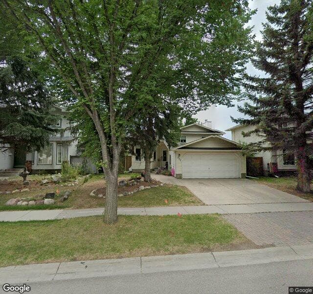 Street view of 844 Mckenzie Drive SE, Calgary