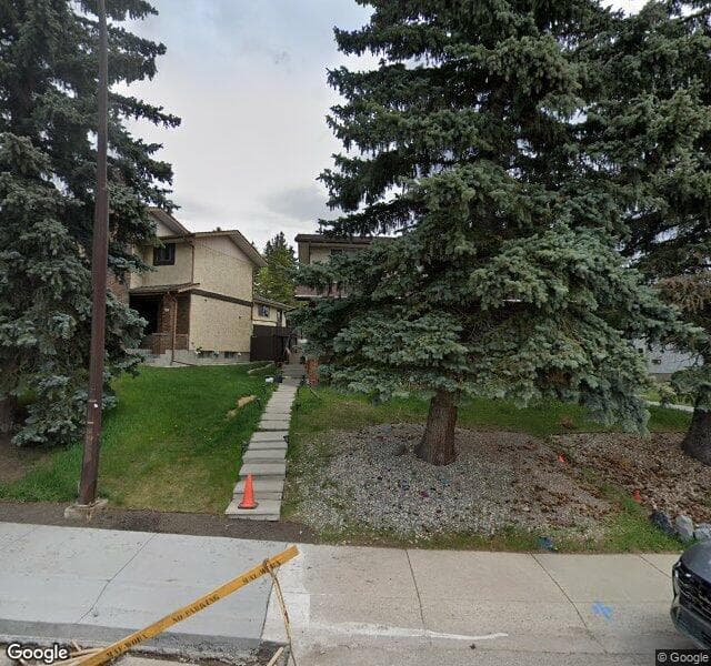 Street view of 87 Edgehill Drive NW, Calgary